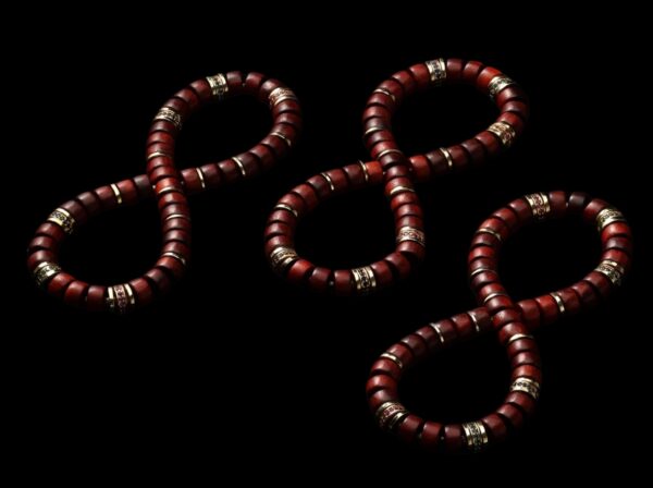 Royal Sandalwood Disc Mala Bracelet - Image 3